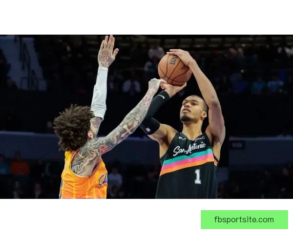 文班亚马统治攻防砍下26分14篮板马刺三人20加狂胜热火迎来六连胜